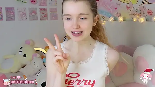 petiteluluxx online show from December 2024 09:06:02 AM