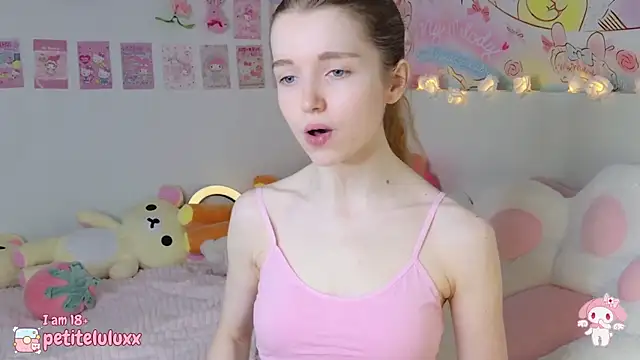 petiteluluxx online show from January 2025 09:00:01 AM