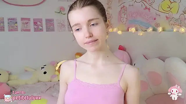 petiteluluxx online show from January 2025 08:46:02 AM