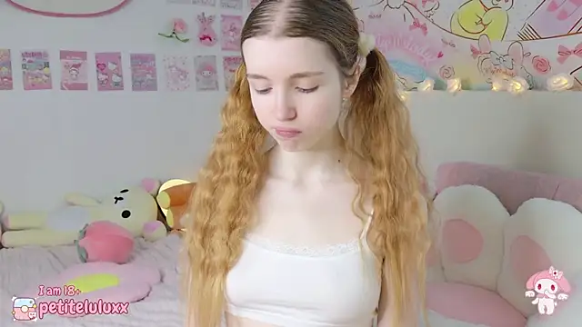 petiteluluxx online show from February 2025 09:03:01 AM