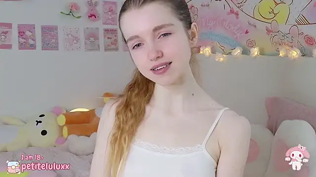 petiteluluxx online show from February 2025 08:59:02 AM