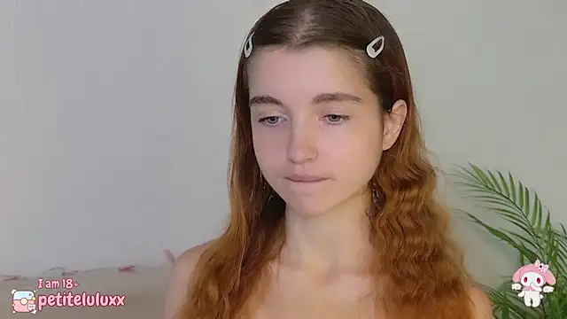 petiteluluxx online show from September 2025 08:59:01 AM