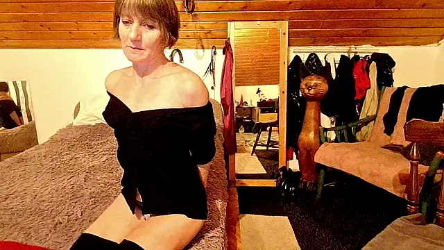 Snapshot of Hot_Colettte chatting on February 2025 12:21:02 AM Hot Colettte online show from February 2025 12:21:02 AM