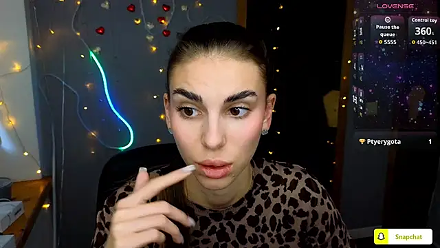 Snapshot of EmmyGreans chatting on September 2025 11:37:02 AM EmmyGreans online show from September 2025 11:37:02 AM