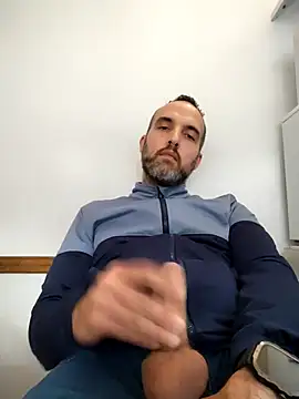 Snapshot of leon3875 chatting on December 2025 03:29:01 PM leon3875 online show from December 2025 03:29:01 PM