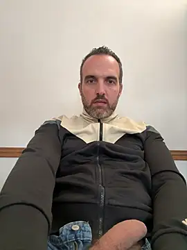 Snapshot of leon3875 chatting on February 2026 03:30:01 PM leon3875 online show from February 2026 03:30:01 PM