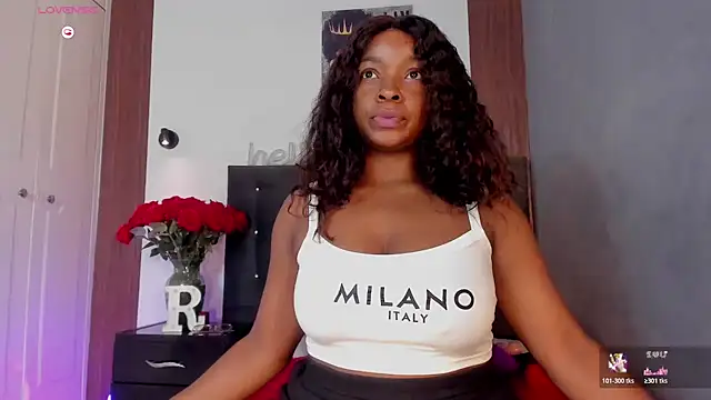 Reina Love2 online show from March 2026 03:17:01 PM