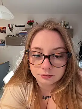 Snapshot of chloetarducci chatting on March 2026 06:25:02 PM chloetarducci online show from March 2026 06:25:02 PM