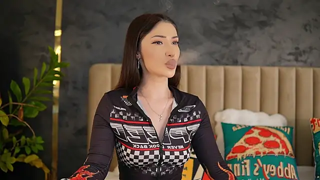 Mayleen x online show from June 2026 11:33:01 AM