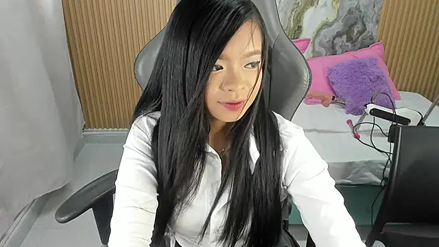Snapshot of Lili_16 chatting on January 2025 03:07:01 PM Lili 16 online show from January 2025 03:07:01 PM