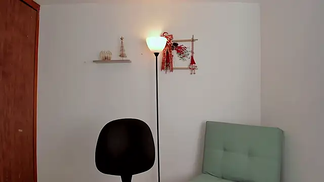 Lilabril online show from December 2024 02:17:01 PM