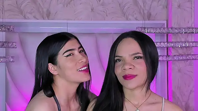 Snapshot of siara_and_zoe chatting on May 2026 11:43:02 PM siara and zoe online show from May 2026 11:43:02 PM