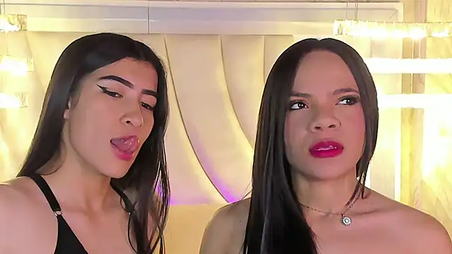 Snapshot of siara_and_zoe chatting on July 2026 12:06:02 AM siara and zoe online show from July 2026 12:06:02 AM