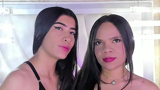 Snapshot of siara_and_zoe chatting on July 2026 11:35:02 PM siara and zoe online show from July 2026 11:35:02 PM