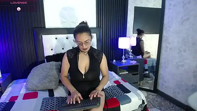 Snapshot of dayana_mendoza69 chatting on February 2025 12:38:02 PM dayana mendoza69 online show from February 2025 12:38:02 PM