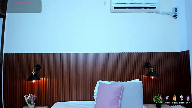 chanel brunette online show from March 2025 05:38:02 PM