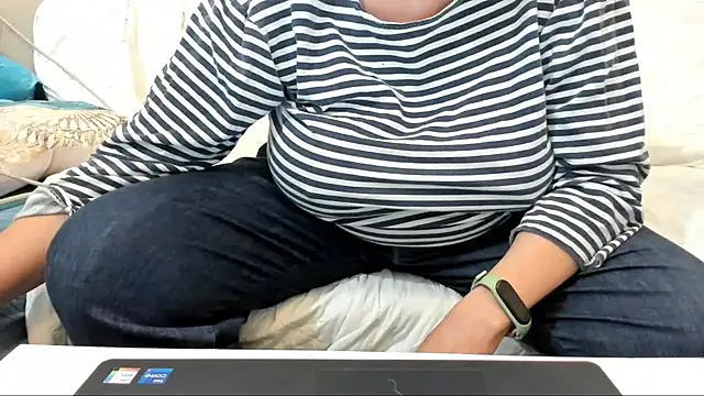 Snapshot of IsraeliMilf chatting on March 2025 07:54:02 PM IsraeliMilf online show from March 2025 07:54:02 PM