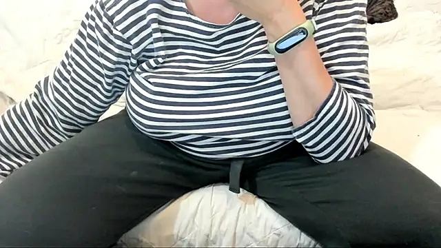 Snapshot of IsraeliMilf chatting on March 2025 08:25:01 PM IsraeliMilf online show from March 2025 08:25:01 PM