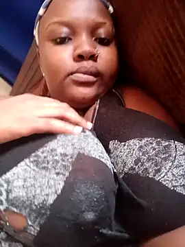 queennapal online show from April 2026 06:33:01 AM