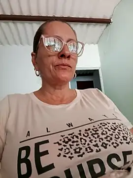 Snapshot of deisy_summers47x chatting on February 2025 02:32:02 PM deisy summers47x online show from February 2025 02:32:02 PM