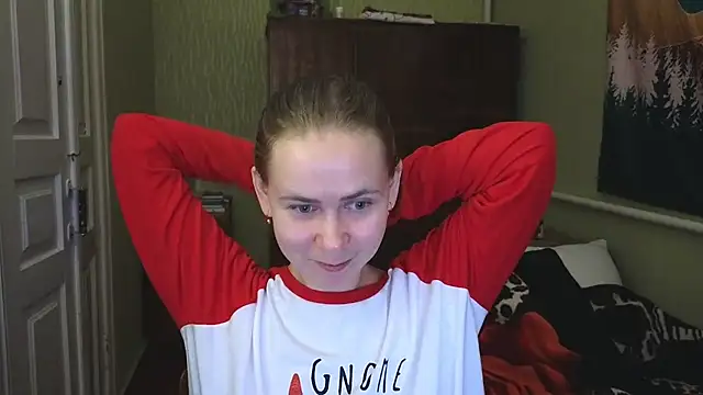 Snapshot of Riley_Roo chatting on December 2024 06:39:01 PM Riley Roo online show from December 2024 06:39:01 PM