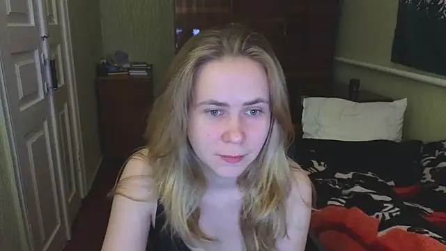 Snapshot of Riley_Roo chatting on December 2024 05:26:02 PM Riley Roo online show from December 2024 05:26:02 PM