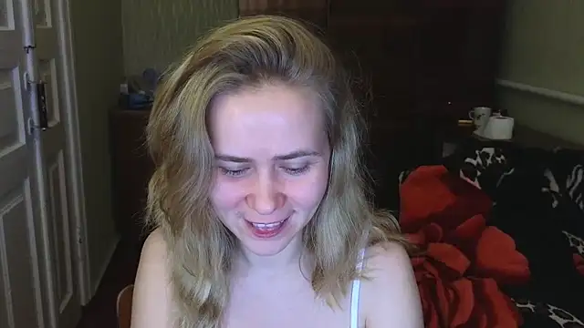 Snapshot of Riley_Roo chatting on December 2024 06:41:02 PM Riley Roo online show from December 2024 06:41:02 PM