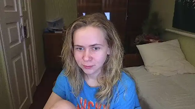 Snapshot of Riley_Roo chatting on January 2025 06:09:02 PM Riley Roo online show from January 2025 06:09:02 PM