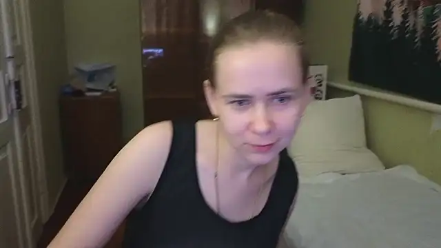 Snapshot of Riley_Roo chatting on February 2025 08:46:01 PM Riley Roo online show from February 2025 08:46:01 PM