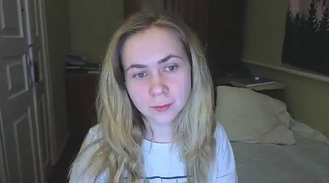 Snapshot of Riley_Roo chatting on February 2025 05:29:01 PM Riley Roo online show from February 2025 05:29:01 PM