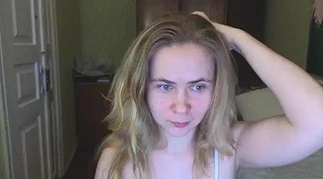 Snapshot of Riley_Roo chatting on February 2025 06:52:01 PM Riley Roo online show from February 2025 06:52:01 PM