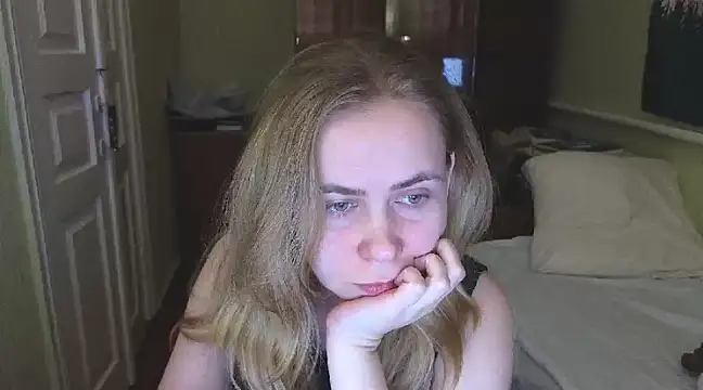 Snapshot of Riley_Roo chatting on February 2025 04:57:01 PM Riley Roo online show from February 2025 04:57:01 PM