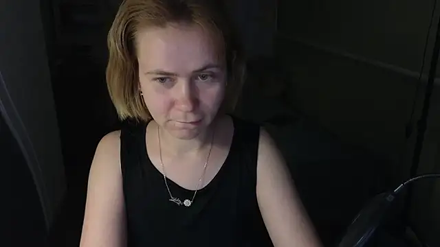 Snapshot of Riley_Roo chatting on May 2026 05:18:02 PM Riley Roo online show from May 2026 05:18:02 PM