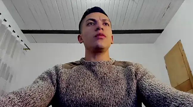 Snapshot of aquiles_51 chatting on December 2024 10:51:01 PM aquiles 51 online show from December 2024 10:51:01 PM