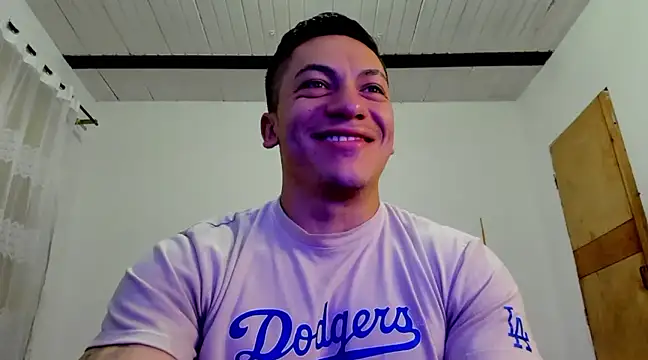 Snapshot of aquiles_51 chatting on December 2024 01:17:01 AM aquiles 51 online show from December 2024 01:17:01 AM
