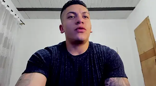 Snapshot of aquiles_51 chatting on December 2024 11:20:02 PM aquiles 51 online show from December 2024 11:20:02 PM