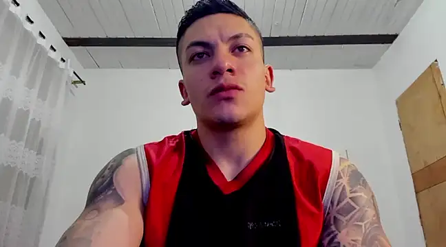 Snapshot of aquiles_51 chatting on December 2024 12:43:02 AM aquiles 51 online show from December 2024 12:43:02 AM