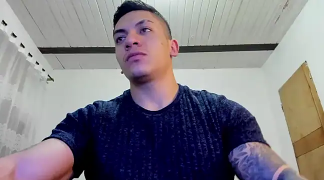Snapshot of aquiles_51 chatting on December 2024 03:33:02 AM aquiles 51 online show from December 2024 03:33:02 AM