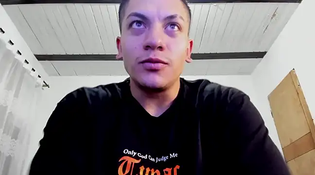 Snapshot of aquiles_51 chatting on December 2024 11:50:01 PM aquiles 51 online show from December 2024 11:50:01 PM