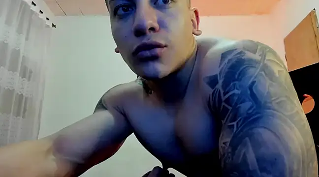 Snapshot of aquiles_51 chatting on January 2025 03:20:01 AM aquiles 51 online show from January 2025 03:20:01 AM