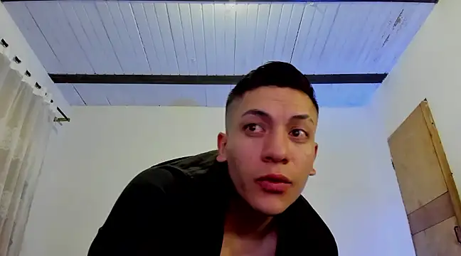 Snapshot of aquiles_51 chatting on February 2025 04:11:02 AM aquiles 51 online show from February 2025 04:11:02 AM