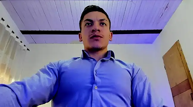 Snapshot of aquiles_51 chatting on March 2025 10:45:02 PM aquiles 51 online show from March 2025 10:45:02 PM