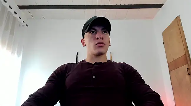 Snapshot of aquiles_51 chatting on March 2025 09:02:02 PM aquiles 51 online show from March 2025 09:02:02 PM