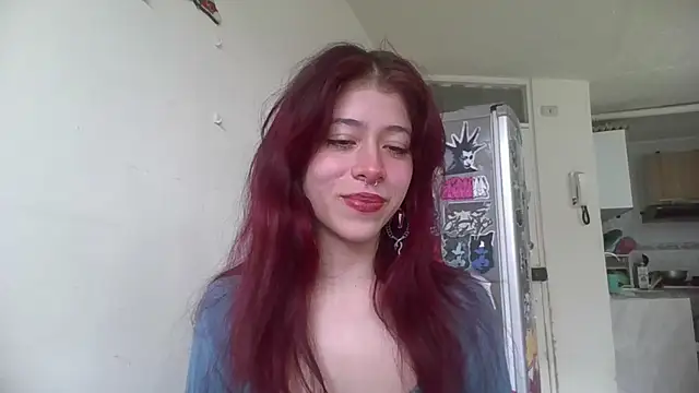 SuzzyyM online show from February 2025 06:27:02 PM