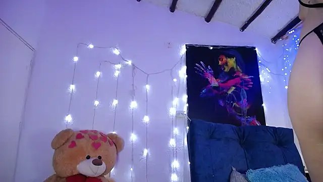 IsaBaileys  online show from February 2025 10:04:02 PM