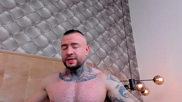 BruceDallas online show from December 2024 09:45:01 PM