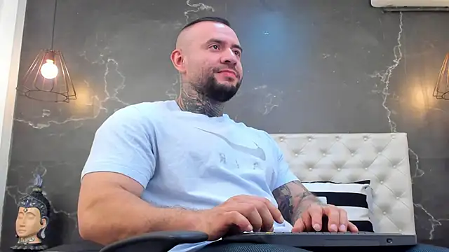 BruceDallas online show from December 2024 12:02:01 AM