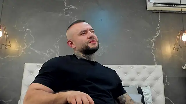 BruceDallas online show from December 2024 11:58:01 PM