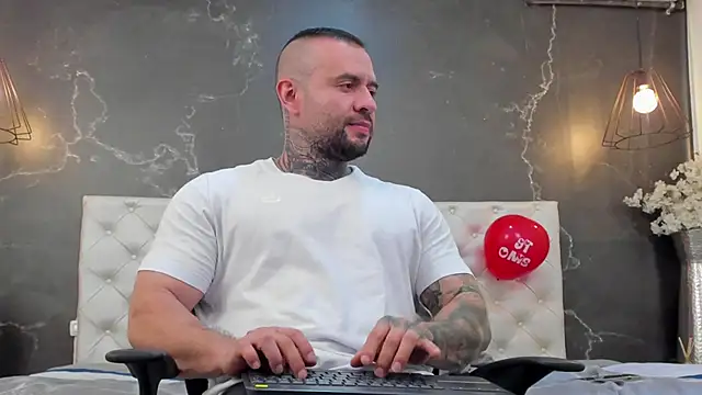 BruceDallas online show from February 2025 02:37:01 AM