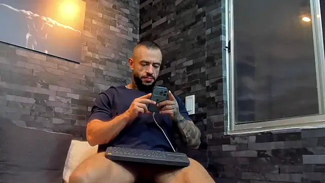 BruceDallas online show from September 2025 11:16:01 PM